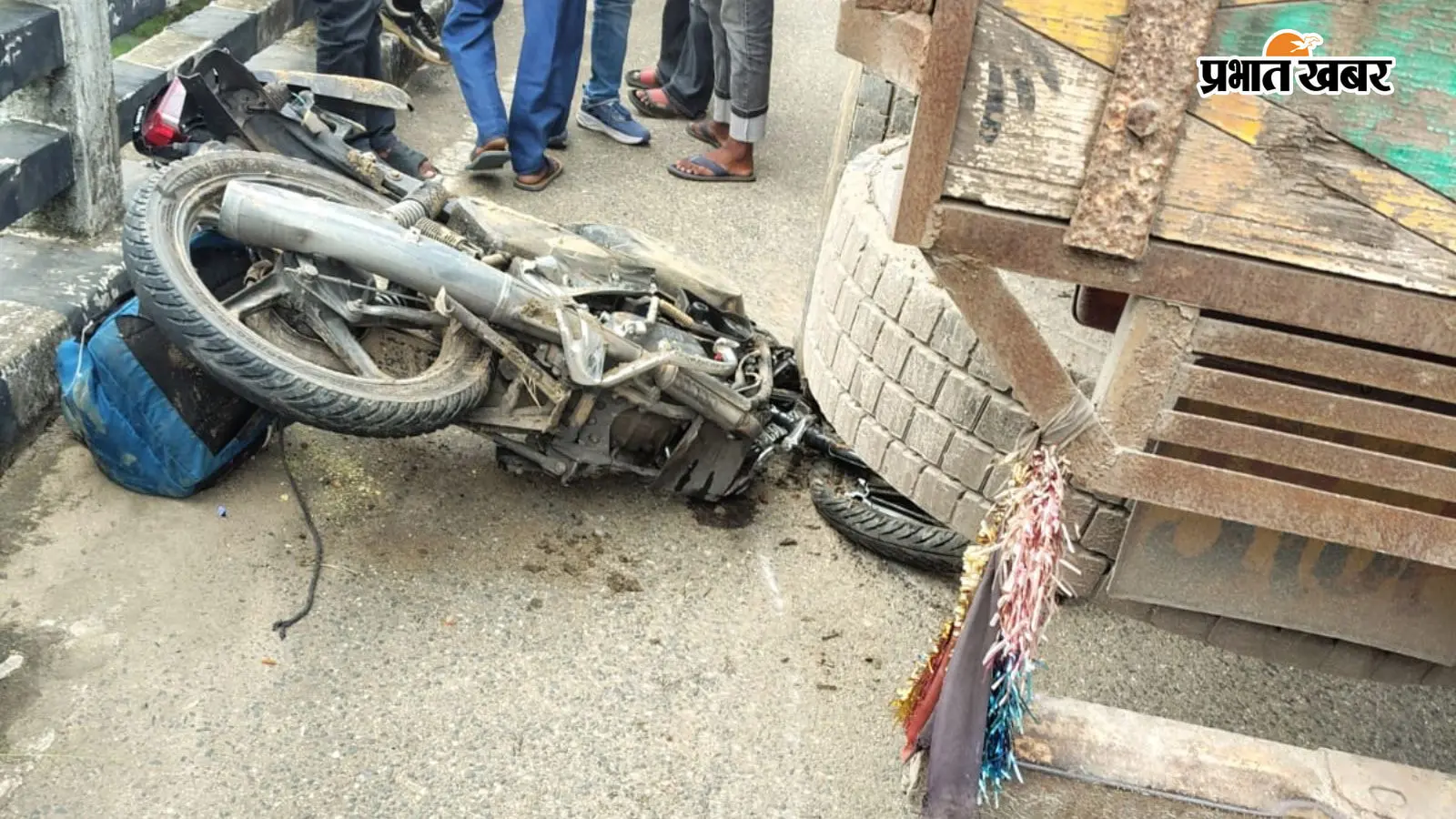 पिठोरिया घाटी में सफर बना अंतिम यात्रा, तेज रफ्तार ट्रक की चपेट में दो की मौत, चार घायल