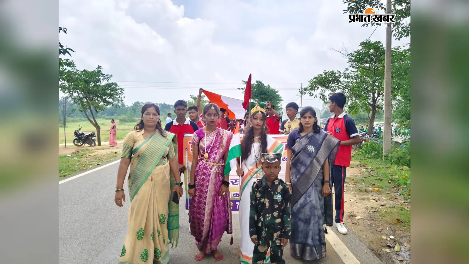 इंडियन पब्लिक स्कूल में शान से लहराया तिरंगा, भारत माता की झांकी ने बढ़ाया उत्साह