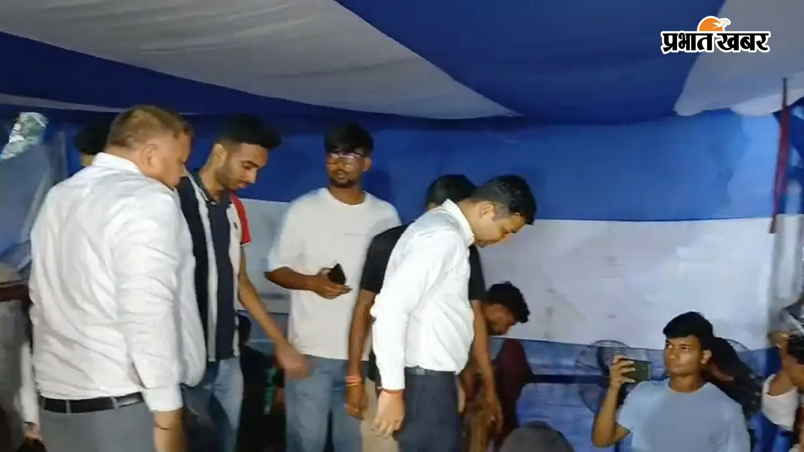 JPSC Student Protest: सीएम हाउस के घेराव पर अड़े आंदोलनकारी छात्र, एडीएम-एसडीएम पहुंचे मनाने