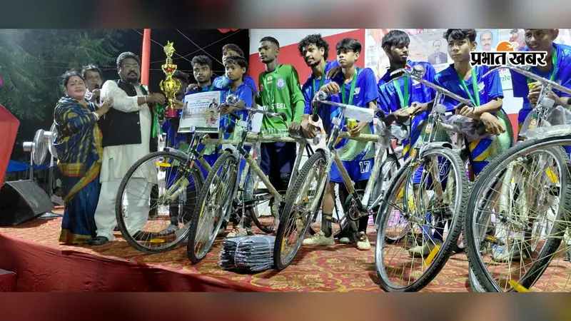 भुइयांडीह में फुटबॉल का महासंग्राम, 32 टीमों ने दिखाया दम, जानें कौन बना चैंपियन