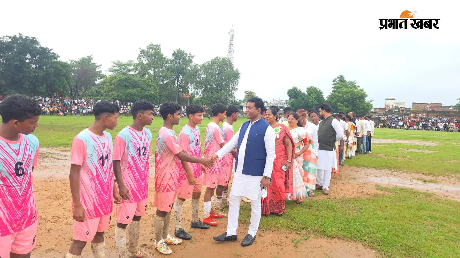 सिमडेगा के कैरबेड़ा में फुटबॉल और हॉकी टूर्नामेंट का फाइनल, पतराटोली और कोलबहार बने चैंपियन