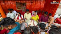 ठाकुरगंज: तीसरी सोमवारी पर हरगौरी मंदिर में उमड़ा आस्था का सैलाब, जलाभिषेक के बाद बंटा महाप्रसाद