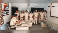 गोपालगंज में अपराधियों पर पुलिस का शिकंजा, 17 गिरफ्तार, 386 लीटर देसी शराब के साथ बाइक बरामद