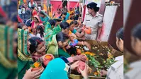 शिवहर के देकुली धाम में तीसरी सोमवारी पर उमड़ा आस्था का सैलाब, हर-हर महादेव से गूंजा मंदिर