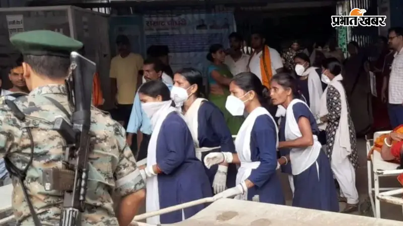 PHOTOS: 11 तस्वीरों में देखिए लखीसराय के अशोकधाम मंदिर में मची भगदड़ के बाद हालात, 7 महिलाओं की मौत, प्रशासन अलर्ट