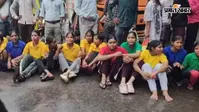 Gen Z के बाद सड़कों पर उतरी Gen Alpha! लखनऊ में स्कूली छात्राओं का प्रदर्शन