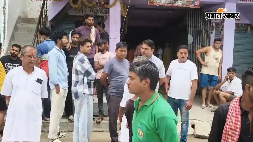 कैमूर: कुदरा में नकाबपोश चोरों ने ज्वेलर्स समेत कई दुकानों के तोड़े ताले, 5 से 7 लाख के सामान की चोरी