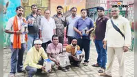 गोला में हाथियों के बढ़ते आतंक के बीच ग्रामीणों को मिली रोशनी, वन विभाग ने बांटी टॉर्च