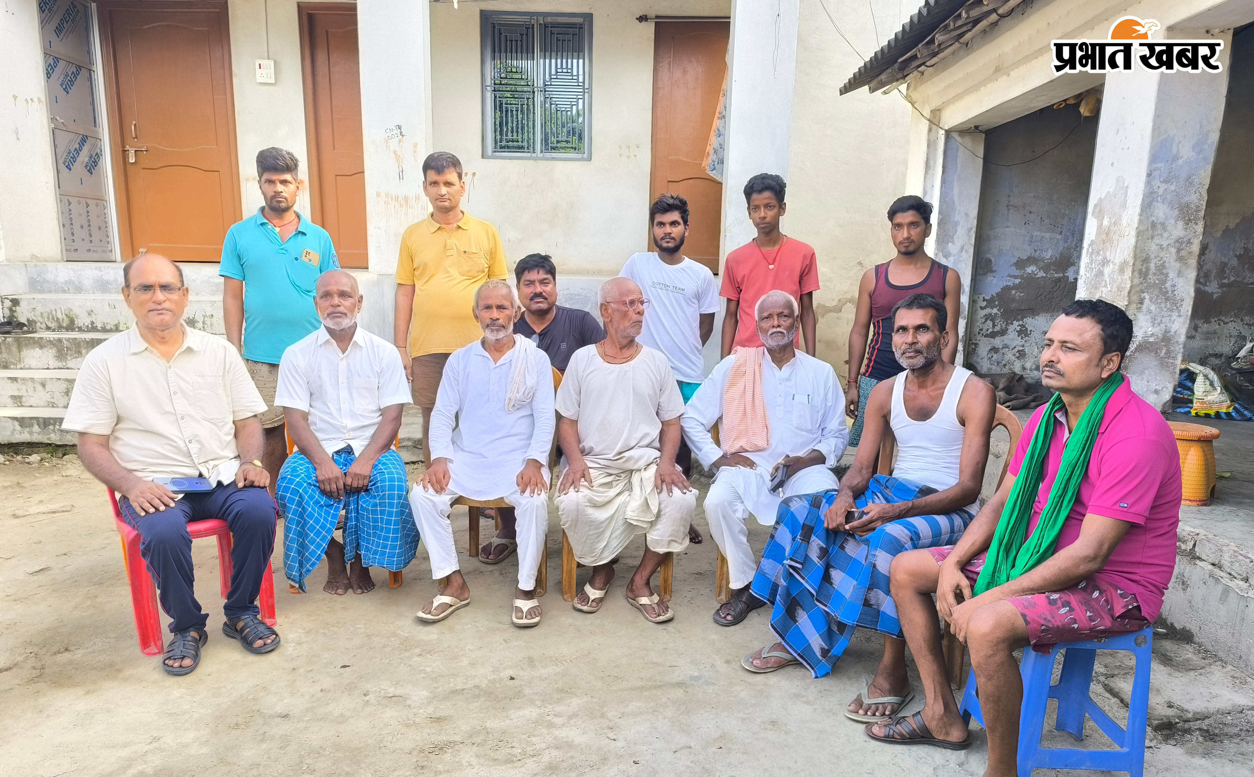विकास कुमार यादव का फाइल फोटो एवं बधाई देने पहुंचे गणमान्य व्यक्ति | Prabhat Khabar Network