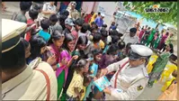 दलित बस्ती में पहुंची पुलिस, बच्चों को कॉपी-कलम बांटकर दिया शिक्षा और जागरूकता का संदेश