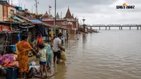 संगम नगरी में गंगा-यमुना उफान पर, प्रयागराज में बाढ़ की आहट से सहमे लोग, घरों में घुसा बाढ़ का पानी
