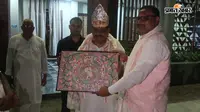Madhubani: गांव पहुंचे जदयू के राष्ट्रीय कार्यकारी अध्यक्ष संजय झा, चांदी के मुकुट से हुआ स्वागत