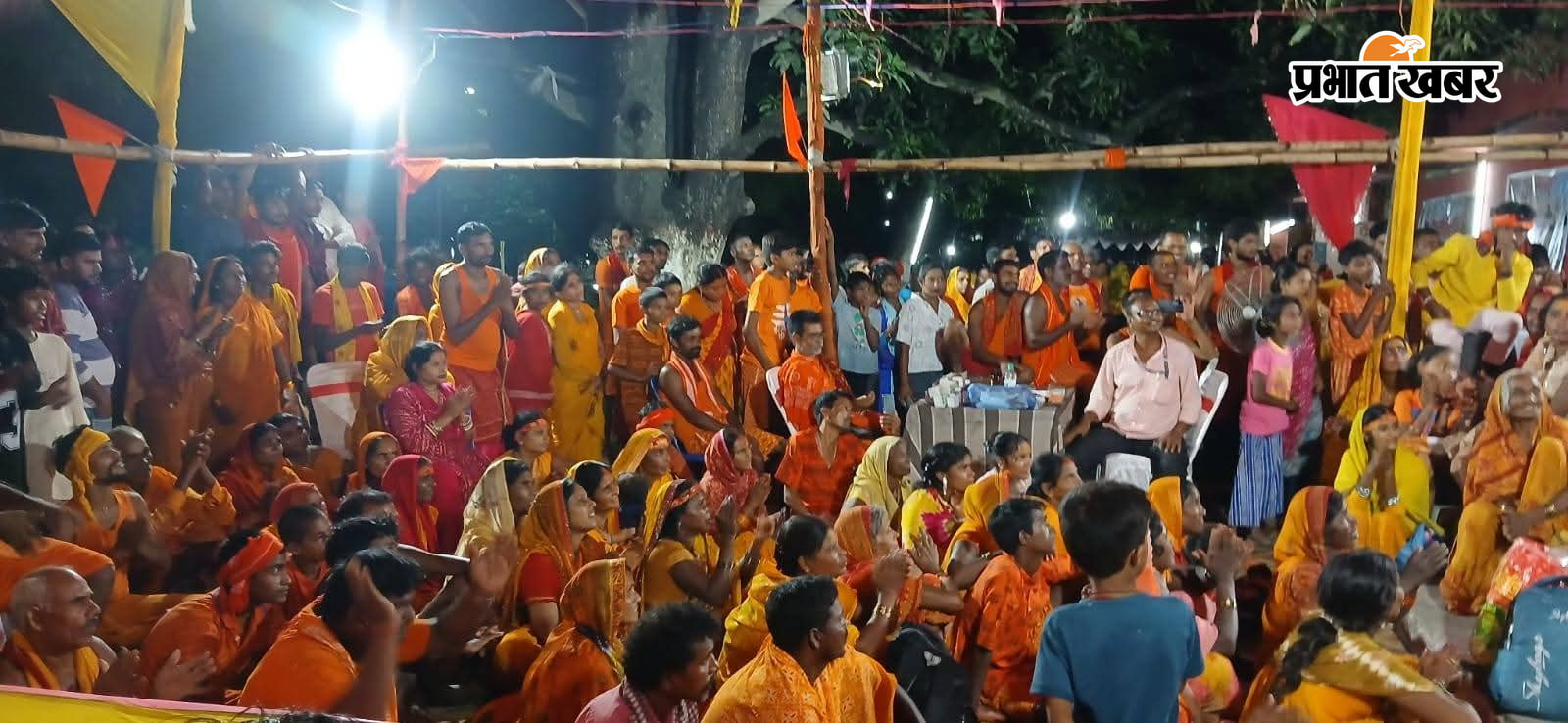 जलाभिषेक करते शिव भक्त व सबुनी माई स्थान पर पहुंचे कांवड़ बम | Prabhat Khabar Network