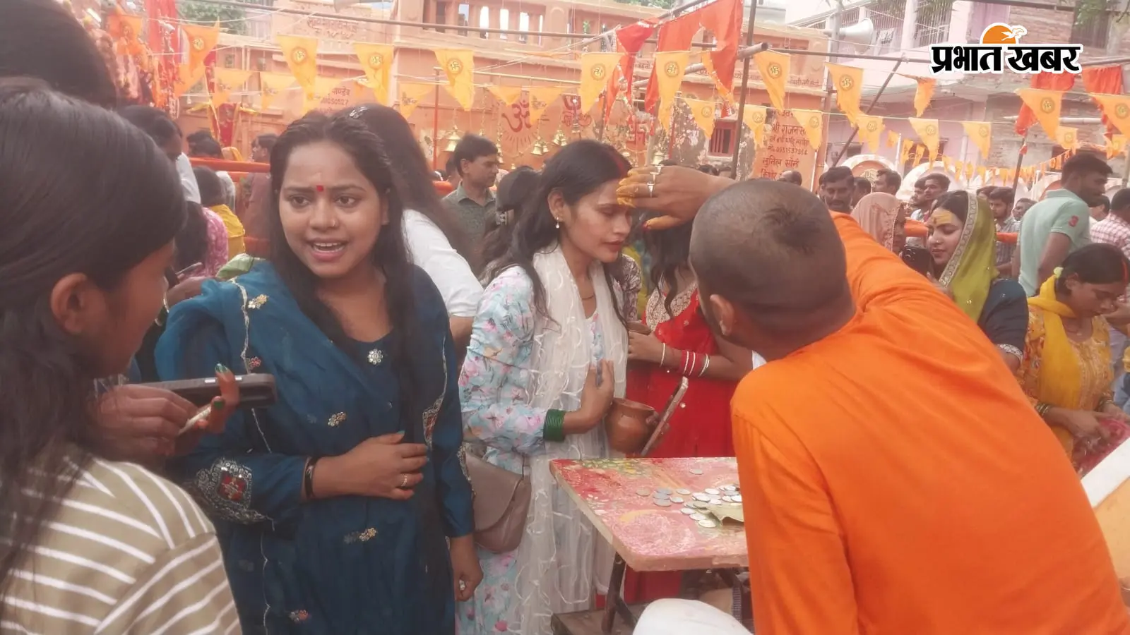 सावन की तीसरी सोमवारी पर शिवालयों में उमड़ी भीड़, हर-हर महादेव से गूंजा सीवान