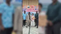 सीतामढ़ी: ग्रामीण बेटी का शानदार कमाल, स्टेट लेवल मार्शल आर्ट में आर्या ने जीता स्वर्ण पदक