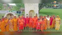 औरंगाबाद में गाजे-बाजे और जयकारों के साथ देवघर रवाना हुआ कांवरियों का जत्था, गोपालपुर गांव में दिखी शिवभक्ति की अनूठी छटा
