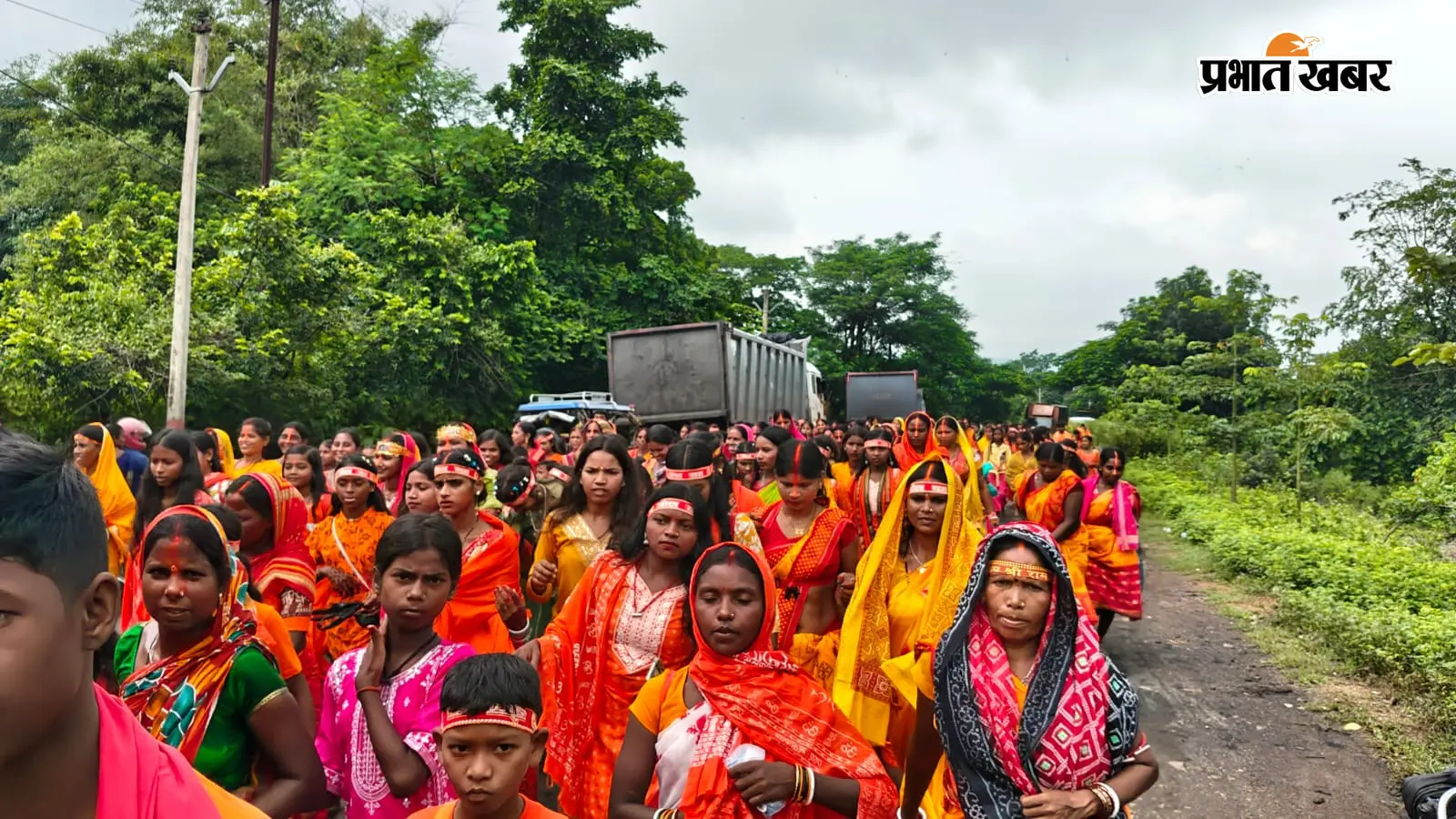काठीकुंड में आस्था का महाकुंभ, दानीनाथ के दरबार में जल चढ़ाने उमड़ा कांवरियों का सैलाब