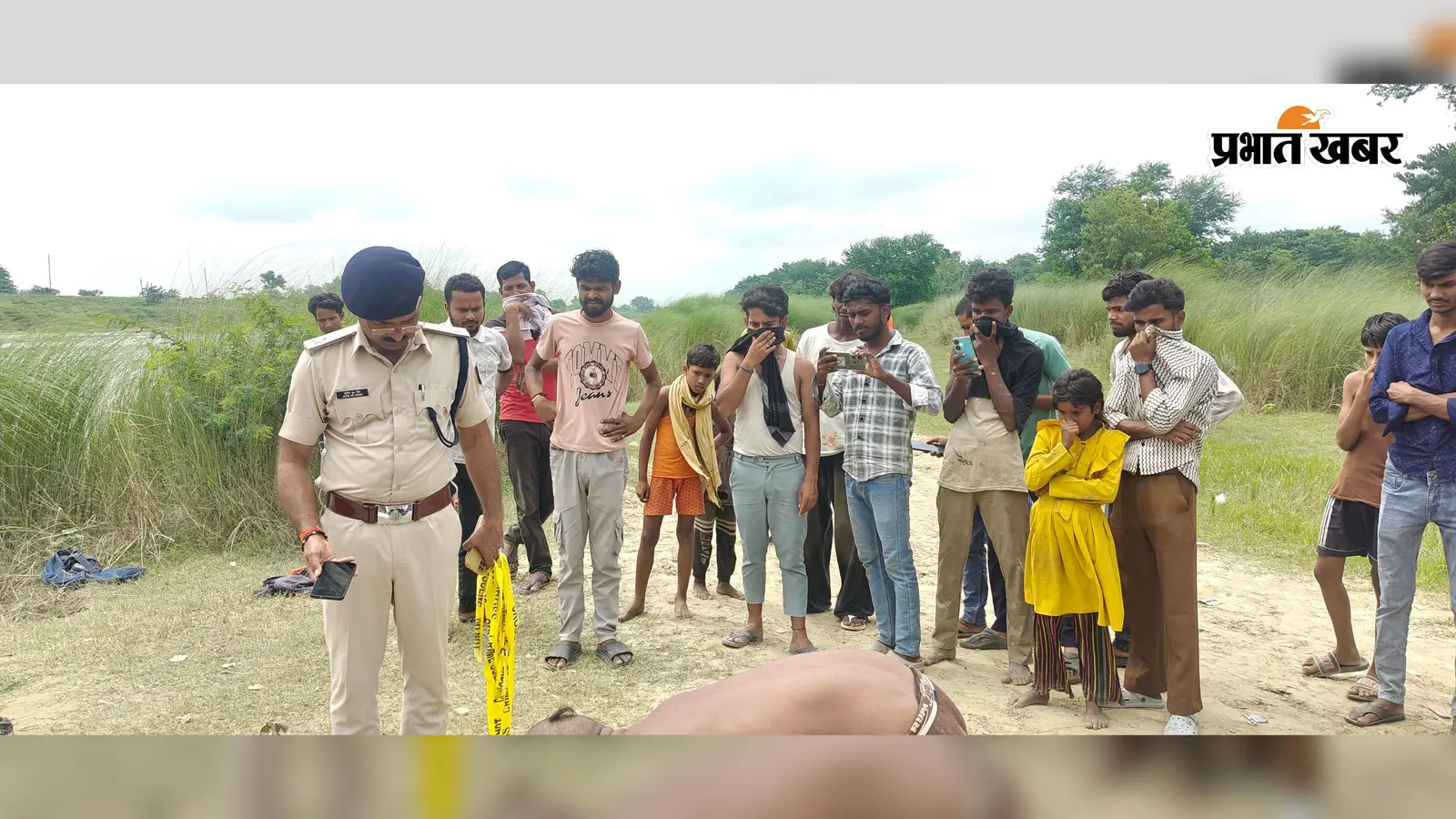 कमला नदी पुल के नीचे सड़ा-गला शव मिलने से सनसनी, गले और कमर में बंधे थे पत्थर