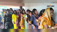 तीसरी सोमवारी पर दुखहरण नाथ मंदिर में उमड़ी श्रद्धालुओं की भीड़, महिलाओं ने किया जलाभिषेक