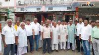 सीवान: महाराजगंज में पेपरलेस निबंधन व्यवस्था का विरोध, कातिब और स्टांप विक्रेताओं ने किया प्रदर्शन
