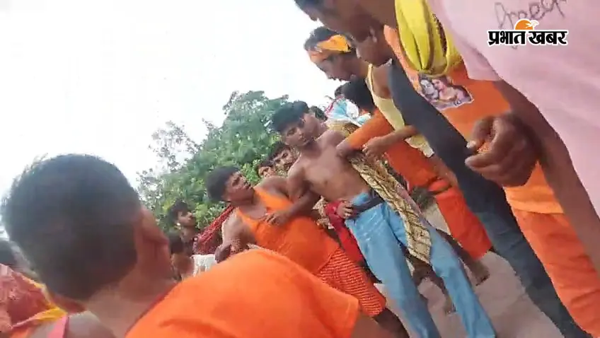 महनार रोड स्टेशन पर महिला यात्री से चैन छिनतई, कांवड़ियों ने संदिग्ध को पकड़कर पीटा