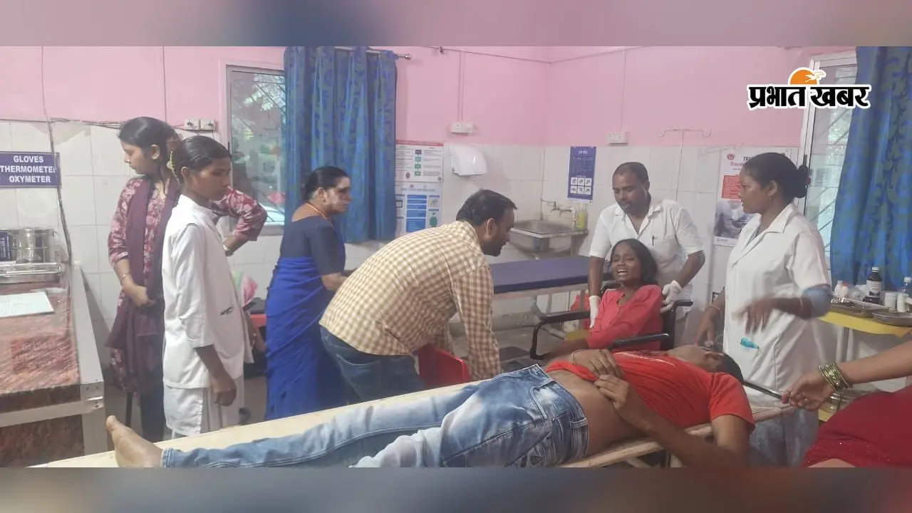 चंदवा में ठोकर बना जानलेवा, ऑटो पलटने से चालक की मौत; कई घायल