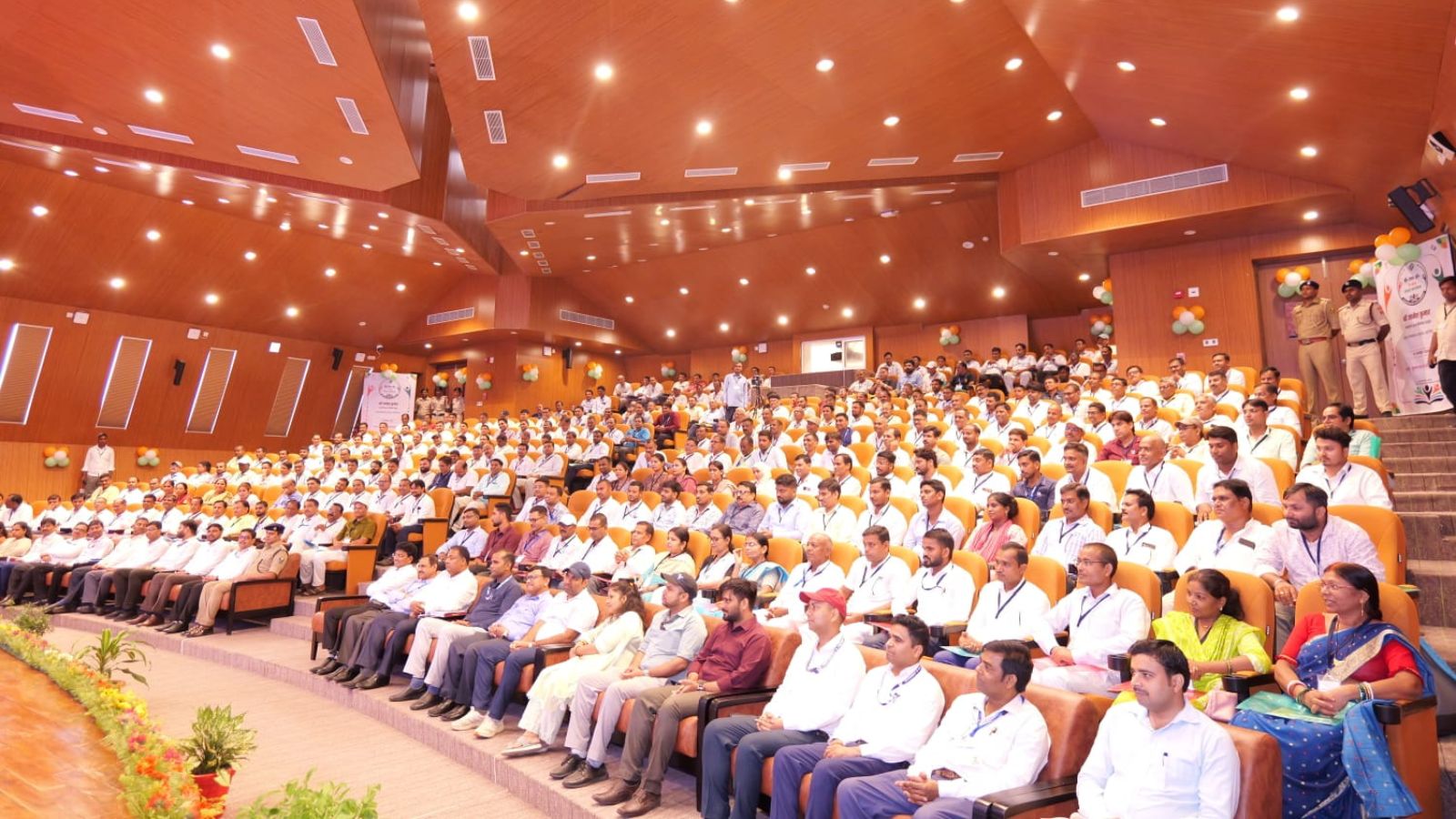 कार्यक्रम में उपस्थित BLO की तस्वीर