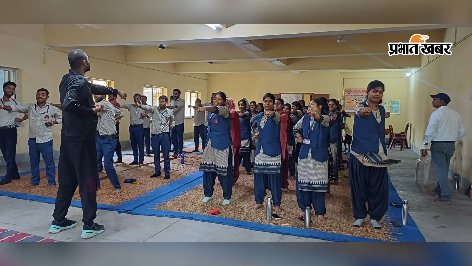 छात्राओं को सिखाये आत्मरक्षा के गुर, खतरे से बचने की तकनीकों का दिया गया प्रैक्टिकल प्रशिक्षण