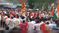 मोतिहारी: आठ जगहों से निकला महावीरी झंडा जुलूस, युवाओं के साहसिक करतबों ने खींचा सबका ध्यान