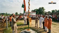 गयाजी: मवेशी चरा रहे मजदूर-किसान के हाथों फहराया तिरंगा, स्वतंत्रता दिवस पर डुमरिया में पेश हुई इंसानियत की मिसाल