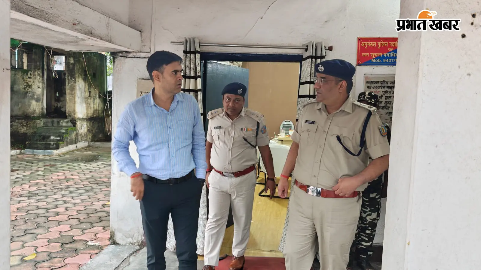 बड़गांव घटना पर बड़ा एक्शन, टंडवा पहुंचे डीआईजी; फरार आरोपियों पर कसा शिकंजा