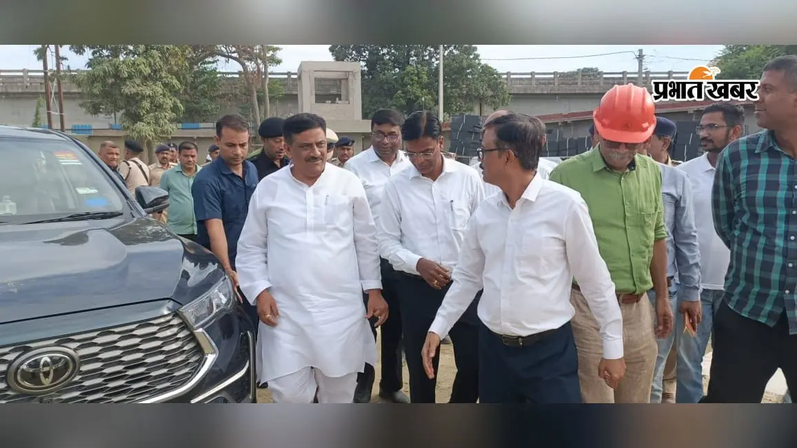 संजय झा ने एयरपोर्ट टर्मिनल, बस स्टैंड समेत विकास परियोजनाओं का किया निरीक्षण