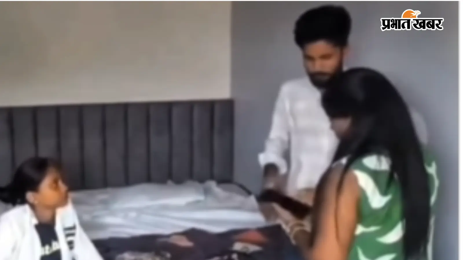 होटल के कमरे में गर्लफ्रेंड संग रंगे हाथ पकड़ा गया पति, पत्नी ने मचाया जमकर हंगामा; वीडियो वायरल