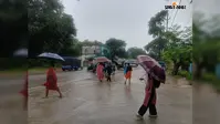 गुमला में बारिश से आमजन परेशान लेकिन किसानों के चेहरे खिले