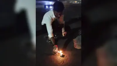 सीजीएल परीक्षाओं को रद्द होने की खुशी में बगोदर में आतिशबाजी
