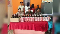 पदमा में किराना दुकानों से शराब बेचते दो युवक गिरफ्तार, किंगफिशर ब्रांड की 26 बोतल समेत कई ब्रांड की बोतलें बरामद