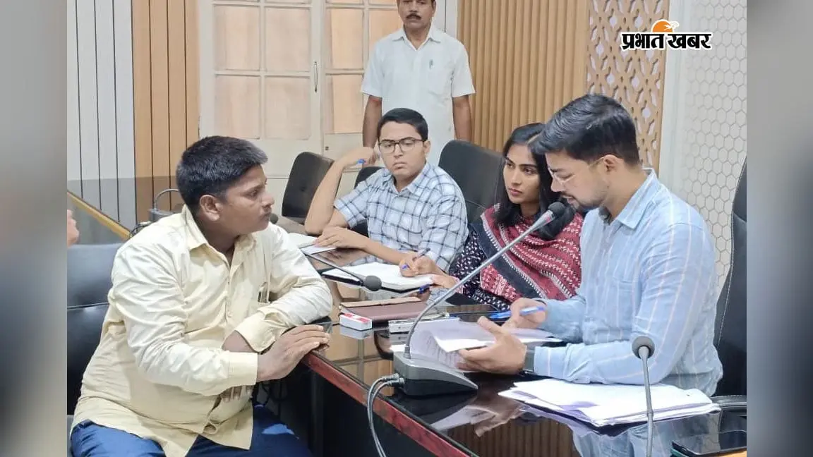 सेवा- संवाद-समाधान में डीएम ने सुनीं 27 फरियादें, अधिकारियों को दिये त्वरित कार्रवाई का निर्देश