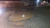 बारिश से जनजीवन अस्त-व्यस्त, कुड़ू मस्जिद चौक सड़क पर गड्डा बना जानलेवा