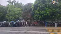JSSC CGL रद्द होने के बाद प्रोजेक्ट भवन का दरवाजा बंद, सड़क पर उतरे कर्मचारी