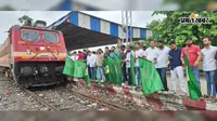 पूर्णिया कोर्ट-पाटलिपुत्र ट्रेन सेवा शुरू : सांसद पप्पू यादव के प्रतिनिधियों ने दिखाई हरी झंडी, यात्रियों को मिलेगी राहत
