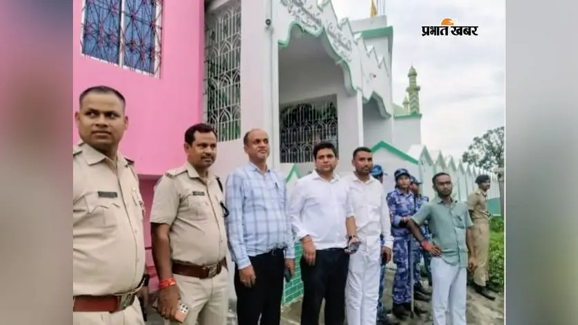 सीवान : भलुआड़ा महावीरी मेले में दिखा आस्था और भाईचारे का संगम, हनुमान प्रतिमा के साथ निकला अखाड़ा जुलूस