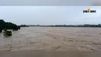 सरायकेला के नये बस स्टैंड और पार्क में घुसा पानी, खतरे के निशान से 20 फीट ऊपर बह रही खरकई