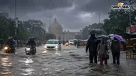 प्रयागराज में बारिश का कहर! स्कूल बंद, सड़कें बनीं तालाब, अभी नहीं थमेगा पानी, जानें अगले 48 घंटे का हाल