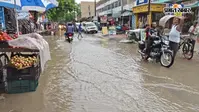 हाजीपुर : हल्की बारिश में ही सड़कों पर जलजमाव, घर-दुकानों में घुस रहा पानी