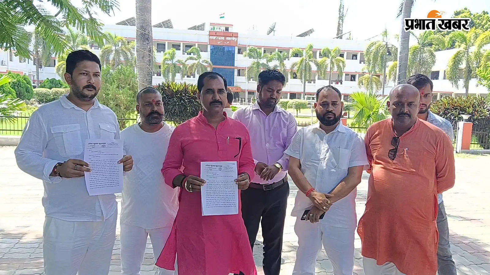 उजियारपुर थानाध्यक्ष पर वंदे मातरम के अपमान का आरोप, डीएम-एसपी से शिकायत, कार्रवाई की मांग