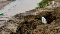 बलिया में बारिश ने खोली ग्रीनफील्ड एक्सप्रेस-वे की पोल, सड़क से सटे 10 मीटर गहरे गड्ढे से मचा हड़कंप