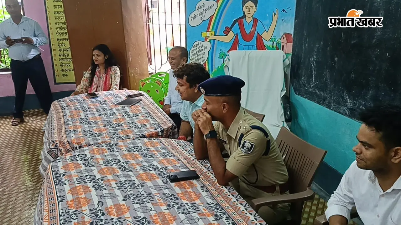 ‘बेटी बचाओ, बेटी पढ़ाओ’ की तस्वीर बनीं कस्तूरबा की बेटियां, DM-SP ने पूछा लक्ष्य तो बोलीं- कोई अफसर बनेगी, कोई इंजीनियर