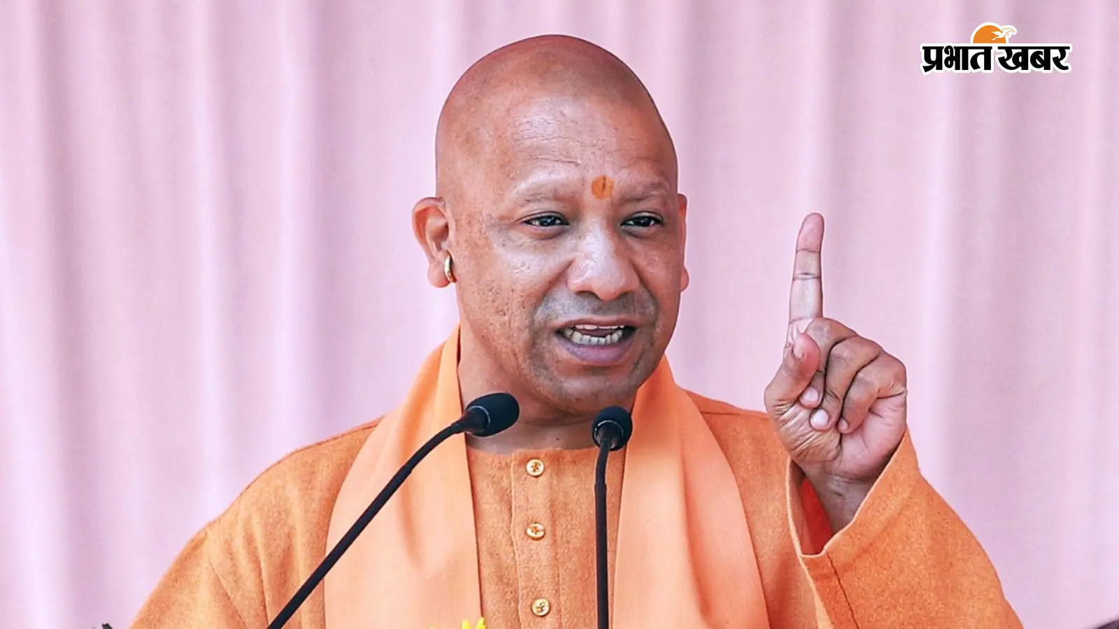 गोरखपुर में योगी का विपक्ष पर हमला: मिसाइल दुबई में गिर रही थी, चिल्लाहट यहां मची थी, बोले- विदेश में किसका पैसा लगा है?