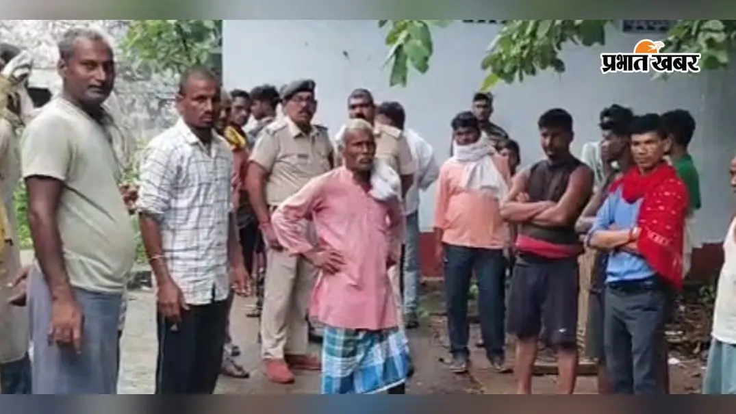 नवादा में तेज रफ्तार बालू लदे ट्रैक्टर ने बाइक सवार को रौंदा, मौके पर मौत; हादसे के बाद चालक फरार