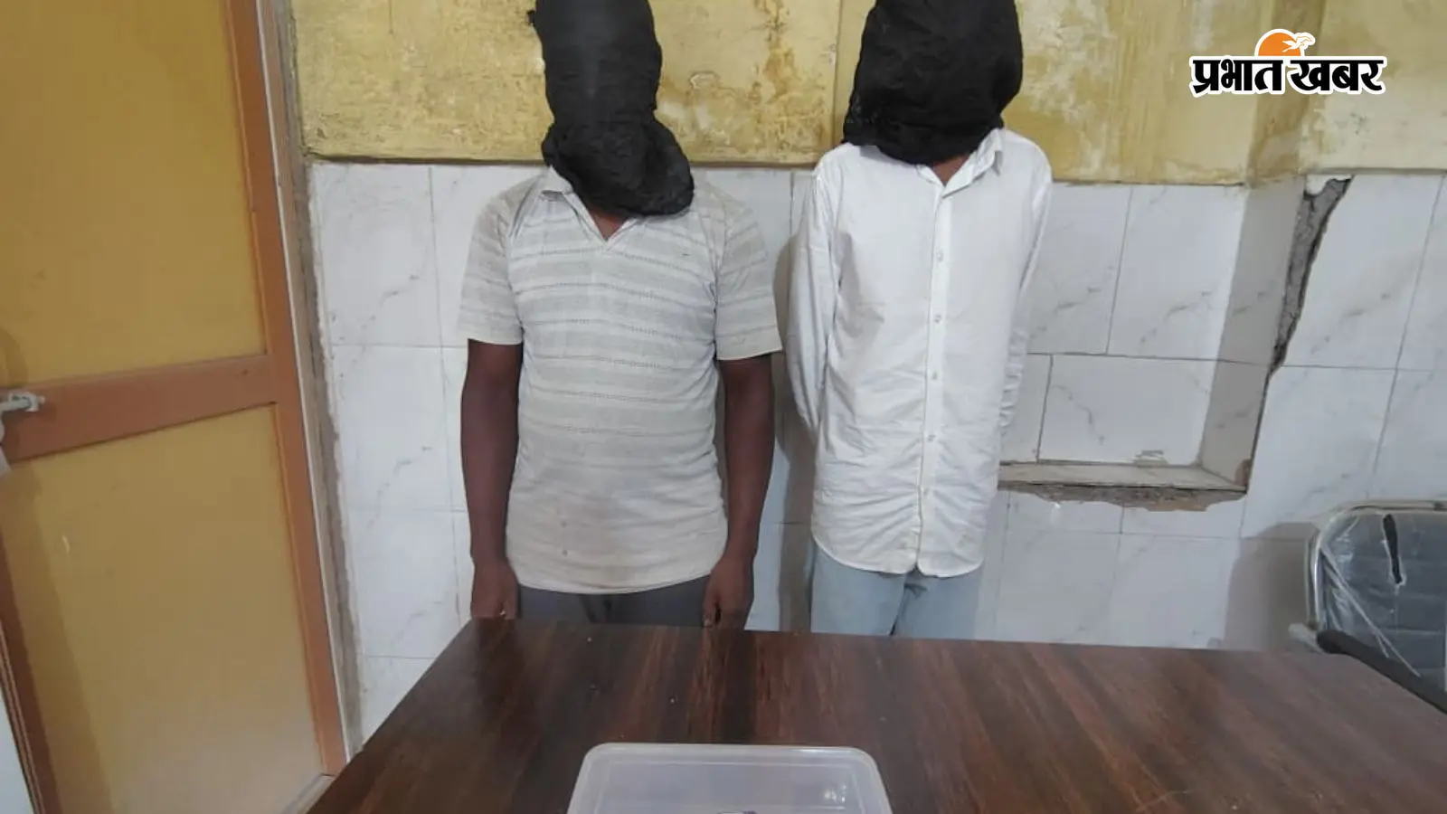 पटना : हथियार की डील करने पहुंचे थे दो युवक, पुलिस ने दबोचा; घर से पिस्टल और 5 कारतूस बरामद